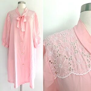 Vintage 60’s pink floral lace button up sleep dress nightie duster robe